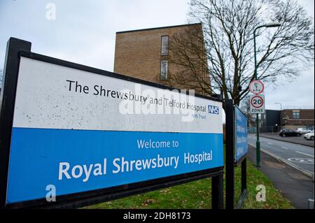 Una vista generale del Royal Shrewsbury Hospital, Shropshire. Una revisione indipendente dei decessi infantili a Shrewsbury e Telford Hospital NHS Trust (SaTH) ha identificato sette "azioni immediate ed essenziali" necessarie per migliorare l'assistenza alla maternità in Inghilterra e 27 azioni locali per l'apprendimento. Foto Stock