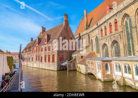 Bruges, Belgio, Ospedale di San Giovanni e canale Foto Stock