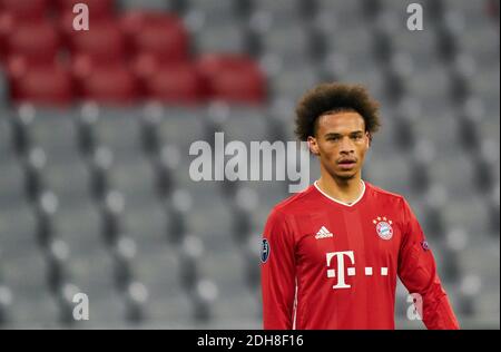 Leroy SANE, FCB 10 mezze dimensioni, ritratto, una persona, singolo, Aktion, Einzelbild, angeschnittenes Einzelmotiv, Halbfigur, halbe Figur, nella partita FC BAYERN MUENCHEN - LOKOMOTIVA MOSKAU 2-0 del campionato di calcio UEFA Champions League nella stagione 2020/2021 a Monaco, 9 dicembre 2020. © Peter Schatz / Alamy Live News Foto Stock