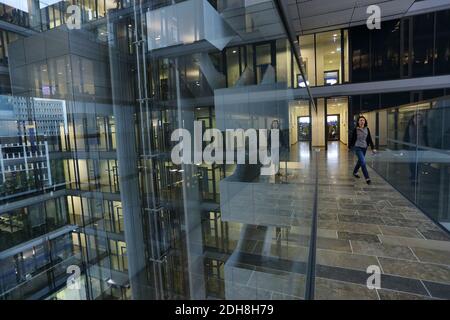 La sede di Deutsche Boerse a Eschborn. All'interno della sede del Gruppo Deutsche Börse a Eschborn , Assia , Germania Foto Stock