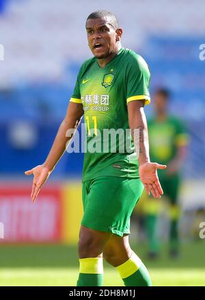 Doha, Qatar. 10 dicembre 2020. Fernando del Beijing Guoan FC gesti durante la partita finale tra il Beijing Guoan FC della Cina e l'Ulsan Hyundai FC della Corea del Sud alla AFC Champions League di Doha, Qatar, 10 dicembre 2020. Credit: Nikku/Xinhua/Alamy Live News Foto Stock