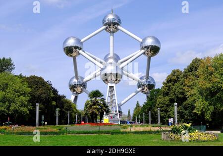 Belgio; Bruxelles: Vista esterna dell'Atomium Foto Stock