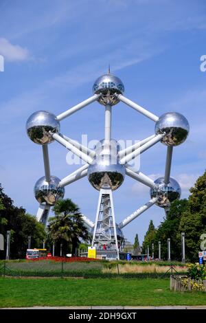 Belgio; Bruxelles: Vista esterna dell'Atomium Foto Stock