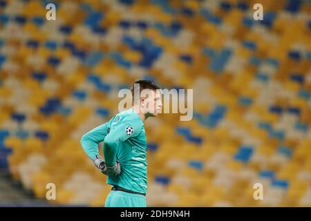 KIEV, UCRAINA - 1 DICEMBRE 2020: Portiere Anatolii Trubin di Shakhtar Donetsk in azione durante la partita della UEFA Champions League vs Real Madr Foto Stock