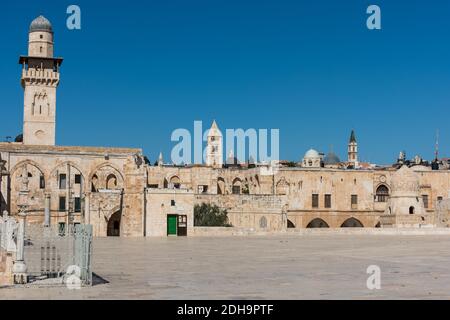 Edifici storici e lucernari con la Chiesa del santo sepolcro, Chiesa luterana del Redentore, monastero di san salvatore, vista dalla piattaforma Foto Stock