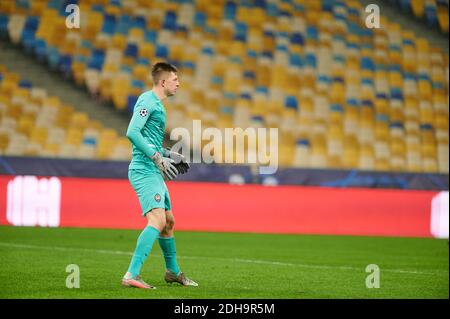 KIEV, UCRAINA - 1 DICEMBRE 2020: Portiere Anatolii Trubin di Shakhtar Donetsk in azione durante la partita della UEFA Champions League vs Real Madr Foto Stock