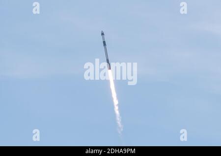 SpaceX Falcon 9 lancio a razzo da Cape Canaveral, Florida Foto Stock