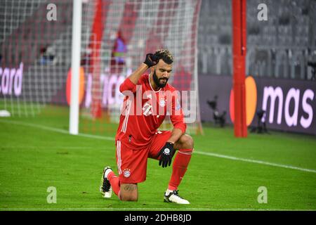 Monaco, Germania. 9 dicembre 2020. Goaljubel Eric Maxim Chooppo-Moting (FC Bayern Monaco) dopo l'obiettivo per 2-0 giubilazione, gioia, entusiasmo, azione. Cammina sulle ginocchia e chiude gli occhi, gesto nero vite materia, contro razzismo. FC Bayern Munich-Lokomotiv Moscow 2-0, Soccer Champions League, Gruppo A, tappa di gruppo, 6° giorno, il 9 dicembre 2020 ALLIANZAREN A. | Usage worldwide Credit: dpa/Alamy Live News Foto Stock