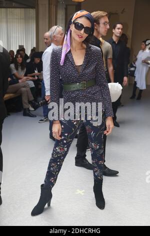 Sylvie Ortega Munos partecipa al Salone della Moda di Agnes B durante la settimana della Moda di Parigi Primavera Estate 2018 a Parigi, Francia, il 03 ottobre 2017. Foto di Jerome Domine/ABACAPRESS.COM Foto Stock