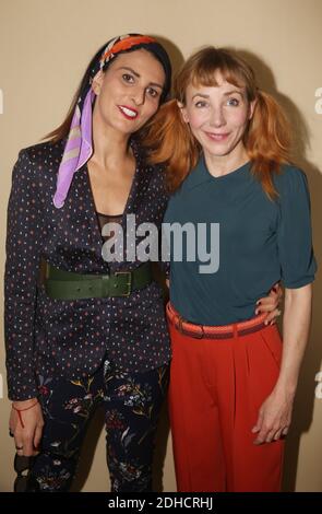 Sylvie Ortega Munos e Julie Depardieu partecipano al Salone della Moda Agnes b durante la settimana della Moda di Parigi Primavera Estate 2018 a Parigi, Francia, il 03 ottobre 2017. Foto di Jerome Domine/ABACAPRESS.COM Foto Stock