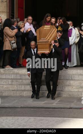 Atmosfera ai funerali dell'attore francese Jean Rochefort, a Parigi, Francia, il 13 ottobre 2017. Foto di De Groeve/ABACAPRESS.COM Foto Stock