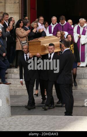 Atmosfera ai funerali dell'attore francese Jean Rochefort, a Parigi, Francia, il 13 ottobre 2017. Foto di De Groeve/ABACAPRESS.COM Foto Stock