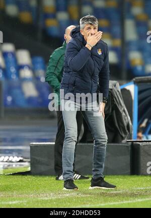 Napoli, Italia. 10 dicembre 2020. Imanol Alguacil, allenatore spagnolo di Real Sociedad, esegue gesti durante la partita di calcio del Gruppo F della UEFA Europa League SSC Napoli vs Real Sociedad de Futbol. Napoli e Real Sociedad hanno disegnato 1-1. Credit: Agenzia fotografica indipendente/Alamy Live News Foto Stock