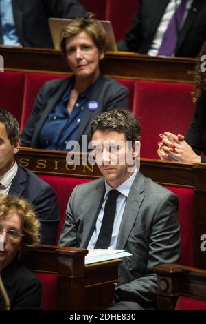 Il Ministro francese dell'Economia, Benjamin Griveaux, durante una sessione di interrogazioni al governo all'Assemblea nazionale di Parigi l'8 novembre 2017. Foto di Eliot Blondt/ABACAPRESS.COM Foto Stock