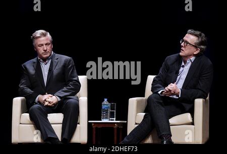 Kurt Andersen, Right, e Alec Baldwin discutono del loro nuovo libro satirizing the Trump Presidenzy, "You Can't Spell America Without ME: The Really tremendo Inside Story of my Fantastic Year as President". 14 novembre 2017 all'auditorium George Washington Lisner di Washington, DC, USA. Foto di Olivier Douliery/ABACAPRESS.COM Foto Stock