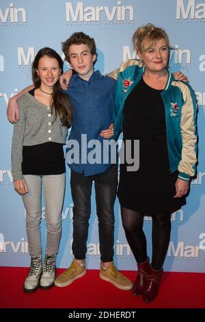 Luna Lou, Jules Porier, Catherine Salee in arrivo al 'marvin' Paris film Premiere al LOUXOR Cinema il 20 novembre 2017 a Parigi, Francia. Foto di Nasser Berzane/ABACAPRESS.COM Foto Stock