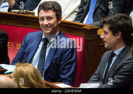 Il Ministro francese dell'Economia, Benjamin Griveaux, durante una sessione di interrogazioni al governo all'Assemblea nazionale di Parigi il 22 novembre 2017. Photo by ELIOT BLONDT/ABACAPRESS.COM Foto Stock