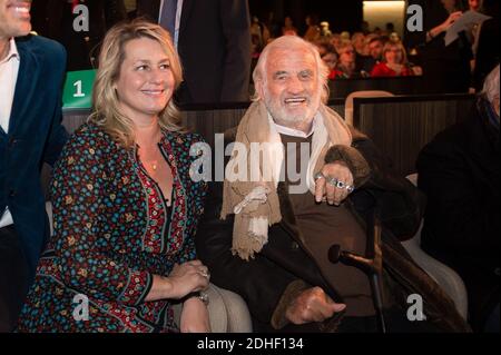 Paul Belmondo e sua moglie Luana con l'attore Jean-Paul Belmondo partecipano a 'The Gazelles' diretto da Paul Belmondo Paris Premiere all'UNESCO il 24 novembre 2017 a Parigi, Francia. Foto di Eliot Blondt/ABACAPRESS.COM Foto Stock