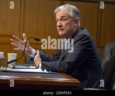 Jerome H. Powell ha testimoniato la sua nomina a presidente del Consiglio dei Governatori del sistema della Federal Reserve di Capitol Hill a Washington, DC, USA, martedì 28 novembre 2017 dinanzi al Comitato del Senato degli Stati Uniti per le questioni bancarie, abitative e urbane. Foto di Ron Sachs / CNP/ABACAPRESS.COM Foto Stock