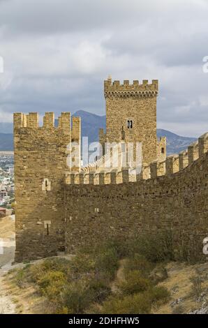 Castello consolare nella fortezza genovese di Sudak, Crimea. Foto Stock