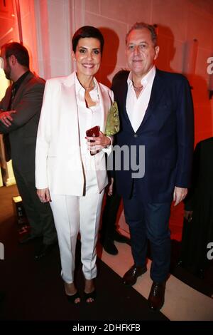 Cristina Cordula e suo marito Frederic Cassin partecipano alla cena 'LINK pour AIDES' tenuta al Pavllon Cambon a Parigi, a Parigi, in Francia, il 11 dicembre 2017. Foto di Jerome Domine/ABACAPRESS. COM Foto Stock