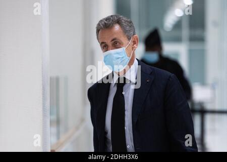 L'ex presidente francese Nicolas Sarkozy l'ultimo giorno del suo processo sulle accuse di corruzione il 10 dicembre 2020 presso il tribunale di Parigi. I pubblici ministeri nel processo di corruzione di riferimento dell'ex presidente francese Nicolas Sarkozy lo hanno chiesto l'8 dicembre 2020 per essere condannato a un periodo di detenzione di quattro anni di cui dovrebbe servire due. Foto di Raphael Lafargue/ABACAPRESS.COM Foto Stock