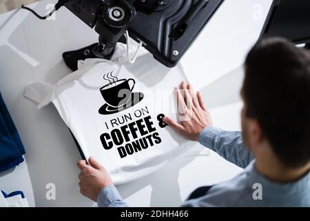 Stampa di magliette con trasferimento termico. Merchandising TShirt Foto Stock