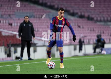 Sergino Dest del FC Barcelona in azione durante la partita della UEFA Champions League Group G tra il FC Barcelona e la Juventus FC. La Juventus FC vince il 3-0 rispetto al FC Barcelona. Foto Stock