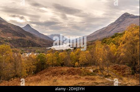 loch leven e kinlochleven da appena sopra il villaggio Foto Stock