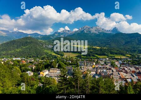 Barcelonnette Town, Valle Ubaye, Vallée de l'Ubaye, Alpi dell'alta Provenza, Francia, Europa Foto Stock