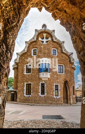 Porter's Lodge o Casa del Guarda padiglione, Park Guell, Barcellona, Catalogna, Spagna Foto Stock