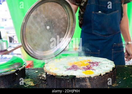 Tipo di carne dolce tailandese sulla padella calda Foto Stock