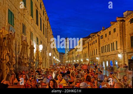 Serata in Dubrovnik Città Vecchia sulla costa dalmata della Croazia. Foto Stock