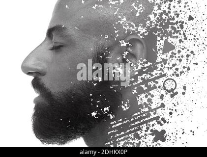 Un primo piano di un ritratto in bianco e nero di un uomo audace con occhi chiusi combinati con un'arte astratta in una tecnica di pittura Foto Stock