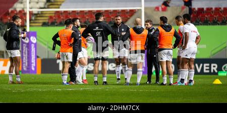 Leicester, Regno Unito. 11 Dicembre 2020. ; Welford Road Stadium, Leicester, Midlands, Inghilterra; European Rugby Challenge Cup, Leicester Tigers Versus Brive; Brive Players in un cerchio durante il riscaldamento prima del gioco Credit: Action Plus Sports Images/Alamy Live News Foto Stock