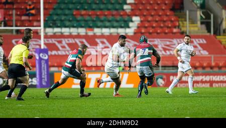 Leicester, Regno Unito. 11 Dicembre 2020. ; Welford Road Stadium, Leicester, Midlands, Inghilterra; European Rugby Challenge Cup, Leicester Tigers Versus Brive; so'otala faa'aso of Brive si fa avanti con la palla Credit: Action Plus Sports Images/Alamy Live News Foto Stock