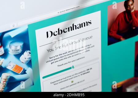 Il sito Web di Debenhams che mostra un sistema di accodamento virtuale dovuto a. un grande volume di traffico Foto Stock