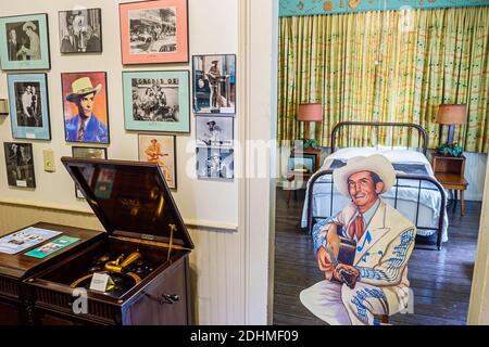 Alabama Georgiana Hank Williams Senior Boyhood Home & Museum, cantautore di musica country all'interno della collezione mostra cimeli interni Foto Stock