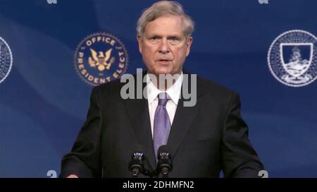 Il Segretario dell'Agricoltura degli Stati Uniti, designato Tom Vilsack, fa delle osservazioni dopo essere stato introdotto dal Presidente eletto degli Stati Uniti Joe Biden in un evento di annuncio per altri membri chiave della sua amministrazione a Wilmington, Delaware venerdì 11 dicembre 2020. Credit: Transizione Biden via CNP | utilizzo in tutto il mondo Foto Stock