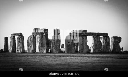 Stonehenge famoso in Inghilterra in bianco e nero Foto Stock