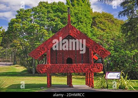 Magazzino Maori, Rotowhio Marae, Te Puia, Nuova Zelanda istituto di arte e artigianato Maori, Rotorua, Baia di Planty, Nuova Zelanda Foto Stock