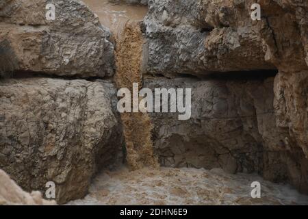 Flash alluvione, deserto di Negev, Israele. Fotografato a Wadi Tzeelim dopo forti precipitazioni. Foto Stock