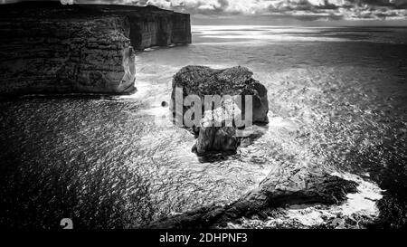 Veduta aerea della baia di Dwerja sull'isola di Gozo Malta Foto Stock