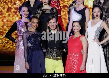 Christophe Guillarme e Priscilla Betti percorrono la pista durante lo spettacolo Christophe Guillarme nell'ambito della settimana della moda Autunno/Inverno 2016/2017 di Parigi, il 2 marzo 2016, a Parigi, Francia. Foto di Jerome Domine/ABACAPRESS.COM Foto Stock