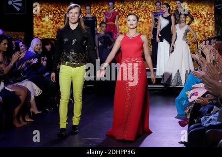 Christophe Guillarme e Priscilla Betti percorrono la pista durante lo spettacolo Christophe Guillarme nell'ambito della settimana della moda Autunno/Inverno 2016/2017 di Parigi, il 2 marzo 2016, a Parigi, Francia. Foto di Jerome Domine/ABACAPRESS.COM Foto Stock