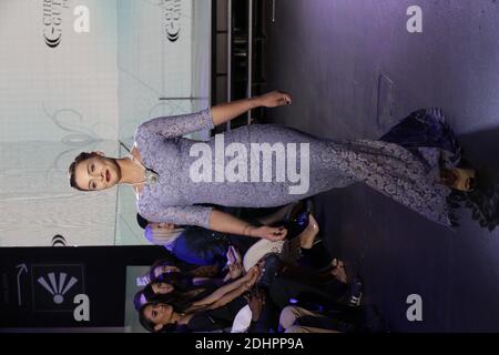 Priscilla Betti cammina sulla pista durante la mostra Christophe Guillarme nell'ambito della settimana della moda Autunno/Inverno 2016/2017 di Parigi, il 2 marzo 2016, a Parigi, Francia. Foto di Jerome Domine/ABACAPRESS.COM Foto Stock