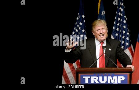 Il candidato presidenziale repubblicano Donald Trump parla durante un raduno elettorale presso il Georgia World Congress Center di Atlanta il 21 febbraio 2016. Foto di Olivier Douliery/ABACAPRESS.COM Foto Stock