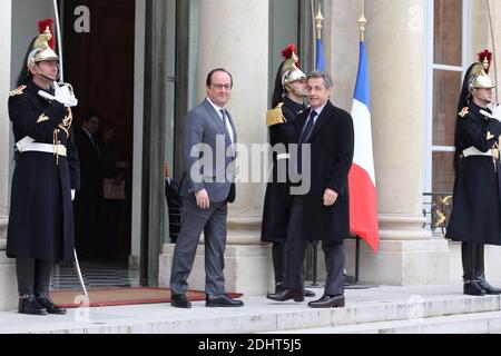 FRANÇOIS HOLLANDE, NICOLAS SARKOZY - ENTERTIEN AVEC GERARD LARCHER, PRESIDENT DU SENAT, NICOLAS SARKOZY, PRESIDENT DU PARTI LES REPUBLICAINS, CHRISTIAN JACOB, PRESIDENT DU GROUPE LES REPUBLICAINS A L'ASSEMBLEE NATIONALE, ET CATHERINE DEROCHE, VICE-PRESIDENTE DU GROUPE LES REPUBLINA, PARIGI 22, 01/AICA, 2016/AICA, PARIGI,  /AICA. Foto di Nasser Berzane/ABACAPRESS.COM Foto Stock