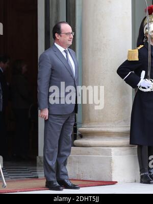 FRANÇOIS HOLLANDE - ENTERTIEN AVEC GERARD LARCHER, PRESIDENT DU SENAT, NICOLAS SARKOZY, PRESIDENT DU PARTI LES REPUBLICAINS, CHRISTIAN JACOB, PRESIDENT DU GROUPE LES REPUBLICAINS A L'ASSEMBLEE NATIONALE, ET CATHERINE DEROCHE, VICE-PRESIDENTE DU GROUPE LES REPUBLICAINS, PARIS 22/01, AU SENA/2016, PARIS ELYS/ . Foto di Nasser Berzane/ABACAPRESS.COM Foto Stock