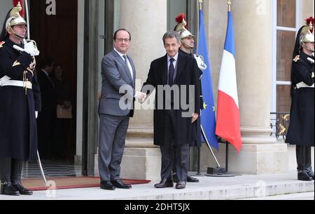 FRANÇOIS HOLLANDE, NICOLAS SARKOZY - ENTERTIEN AVEC GERARD LARCHER, PRESIDENT DU SENAT, NICOLAS SARKOZY, PRESIDENT DU PARTI LES REPUBLICAINS, CHRISTIAN JACOB, PRESIDENT DU GROUPE LES REPUBLICAINS A L'ASSEMBLEE NATIONALE, ET CATHERINE DEROCHE, VICE-PRESIDENTE DU GROUPE LES REPUBLINA, PARIGI 22, 01/AICA, 2016/AICA, PARIGI,  /AICA. Foto di Nasser Berzane/ABACAPRESS.COM Foto Stock